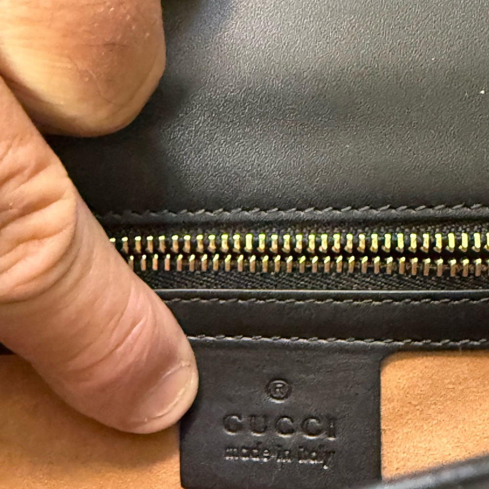Gucci Navy Sylvie EUC - Picture 5 of 11